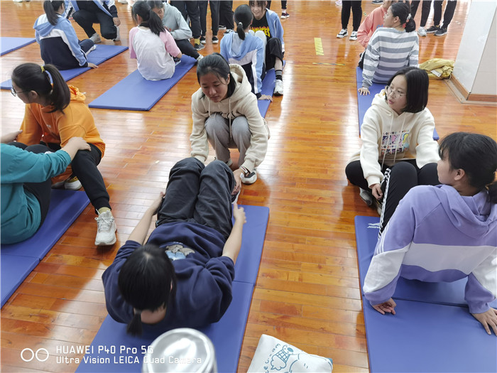 以體育智全面發(fā)展   以體育心鑄魂育人(圖2)